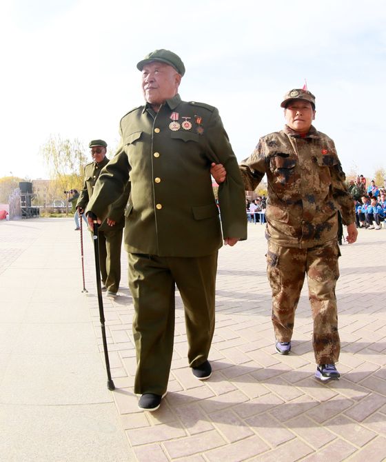 第六届沙海老兵节在新疆建设兵团第四十七团举行